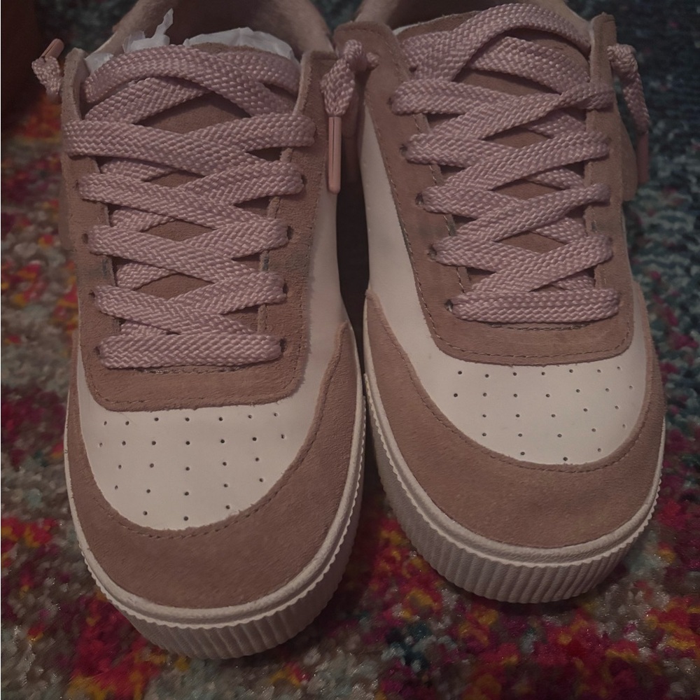 Reef women’s sneakers 7.5